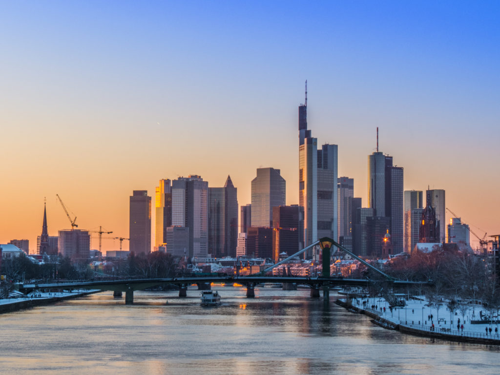 Frankfurt, una de las ciudades europeas con los atardeceres más bonitos. Solo los atardeceres.